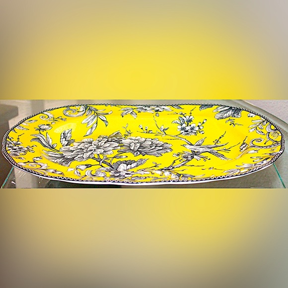 222 FIFTH ADELAIDE YELLOW PLATTER PORCELAIN NEW 14 INCH NEW - Picture 2 of 6
